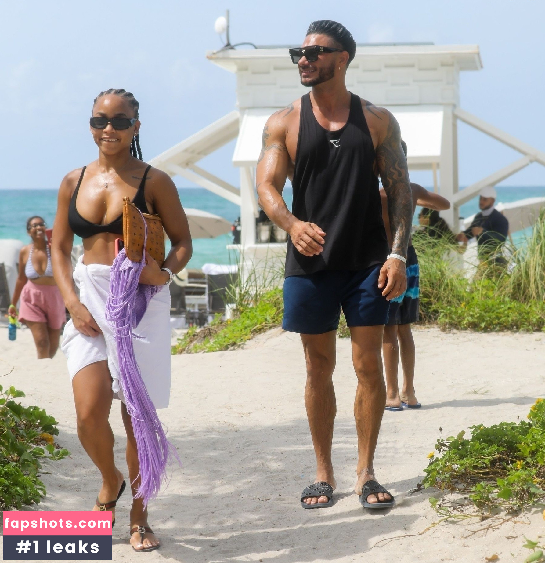 Nikki Hall gallery photo #14