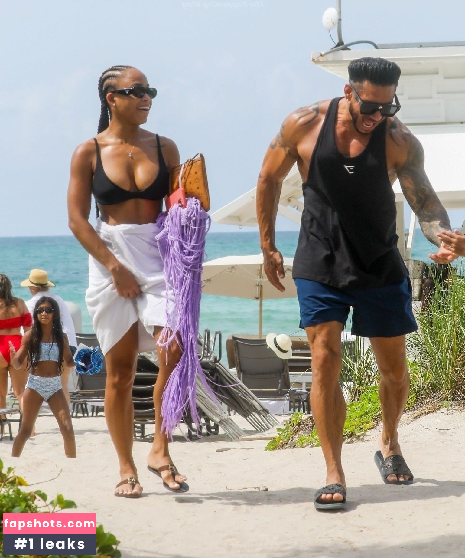 Nikki Hall gallery photo #3