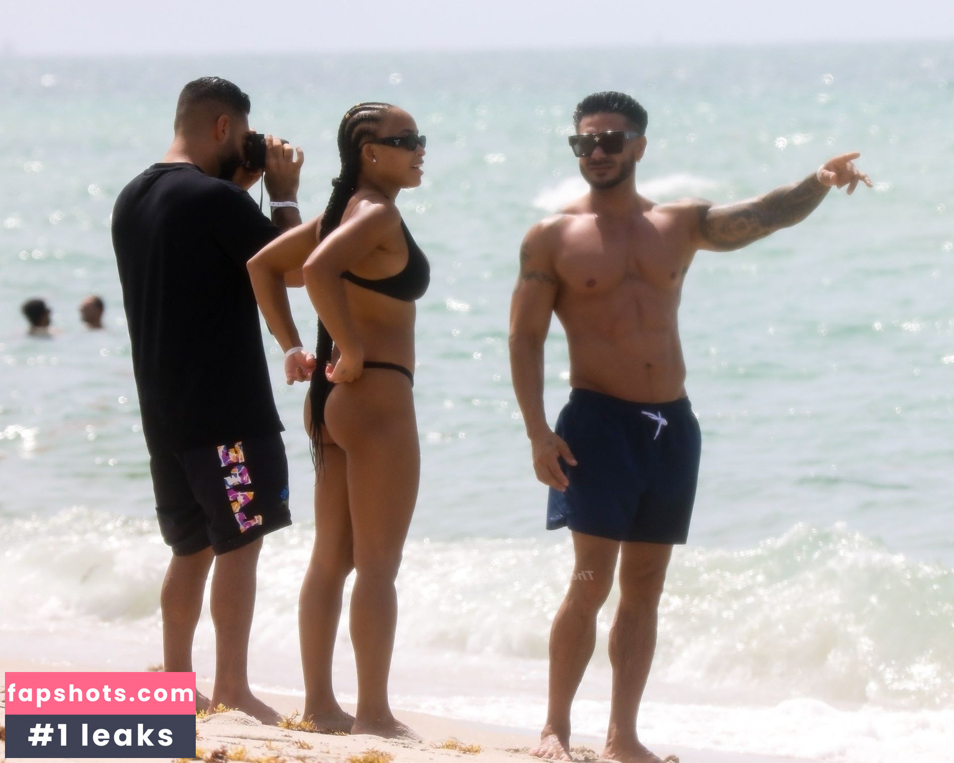 Nikki Hall gallery photo #22