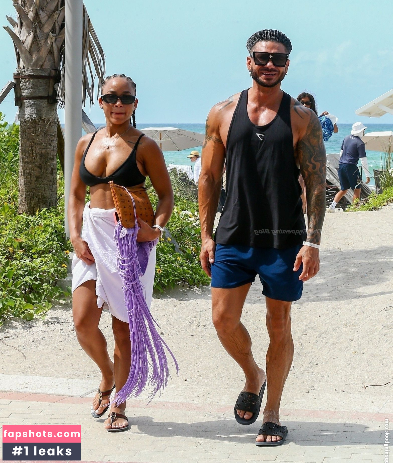 Nikki Hall gallery photo #23