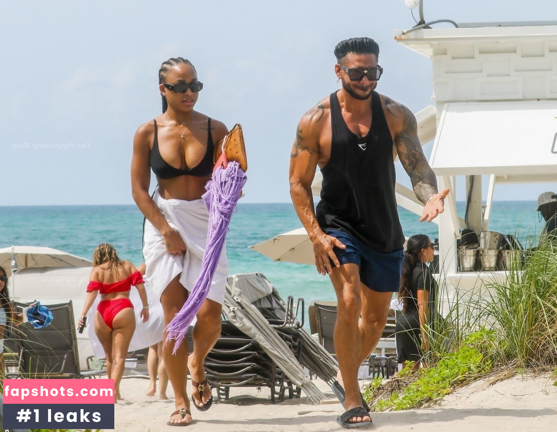 Nikki Hall gallery photo #4