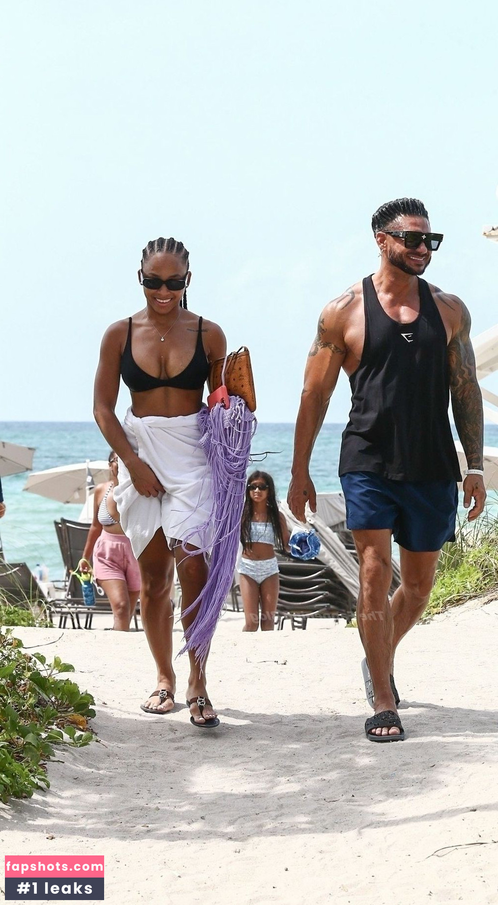 Nikki Hall gallery photo #5