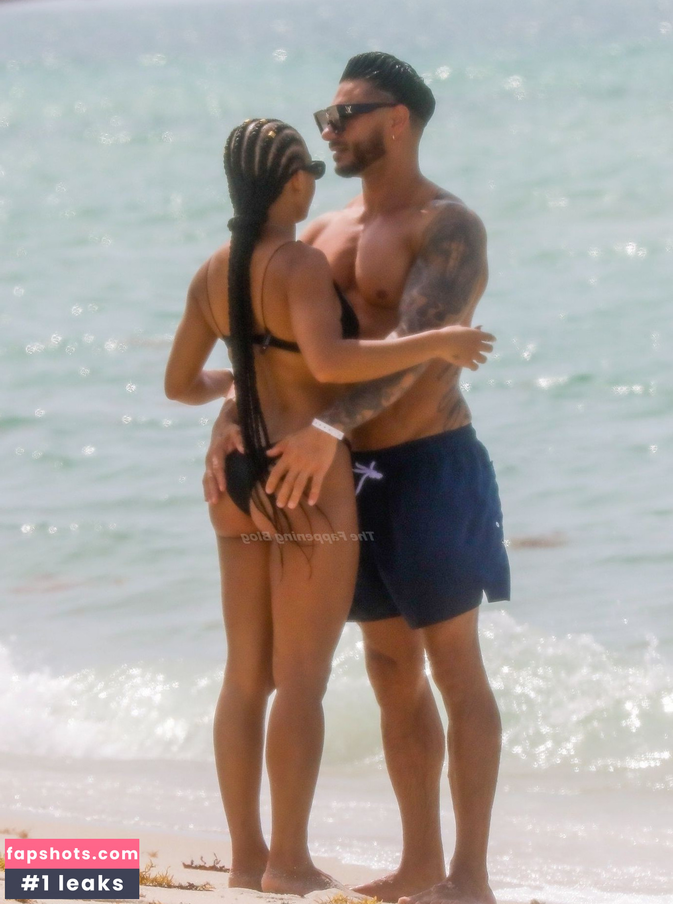 Nikki Hall gallery photo #8