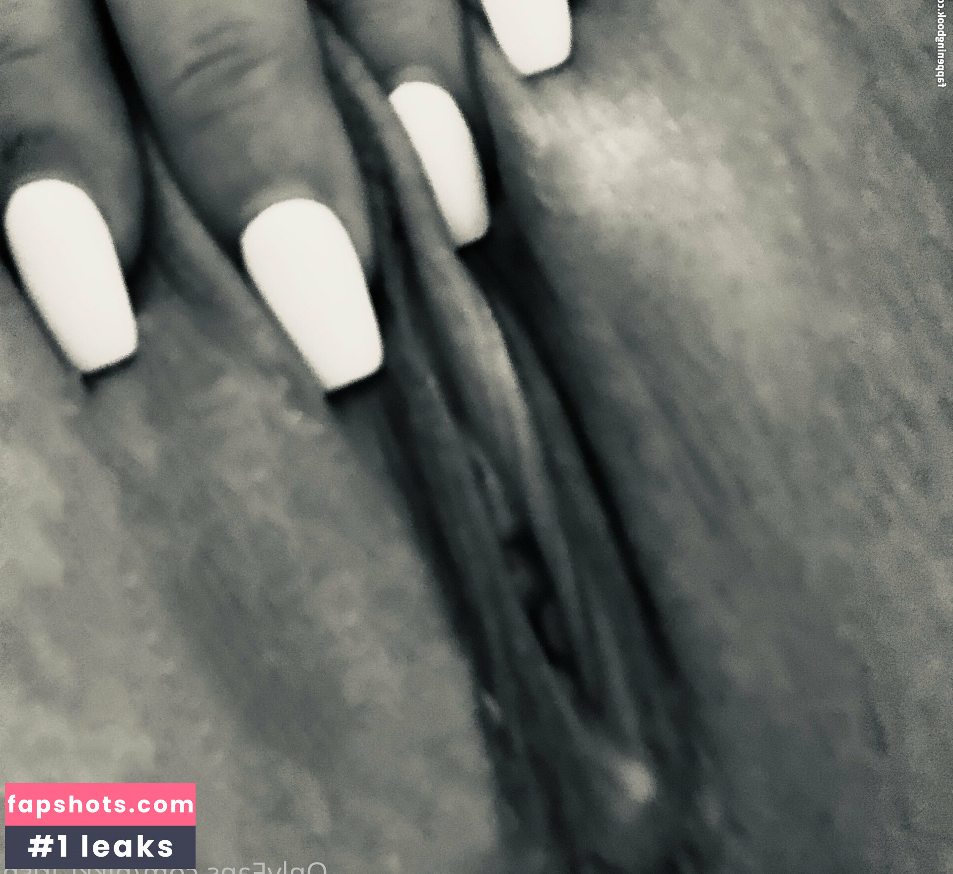 Nikki Irish gallery photo #33