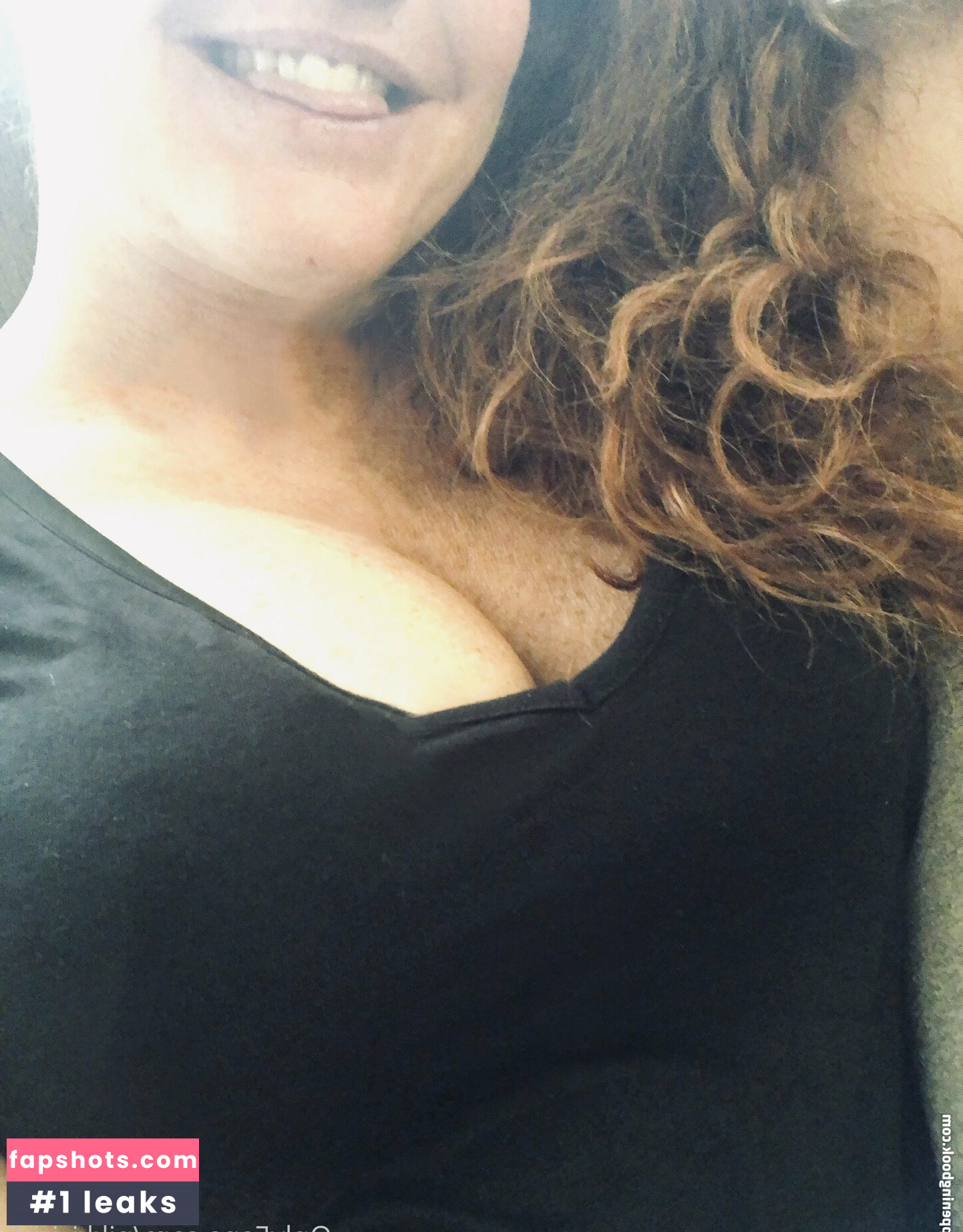 Nikki Irish gallery photo #36