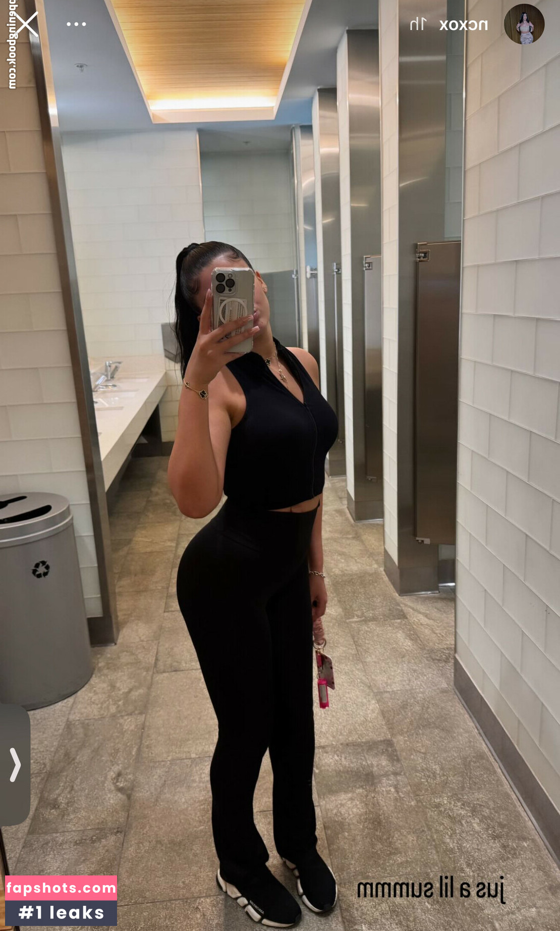 Nikki gallery photo #25