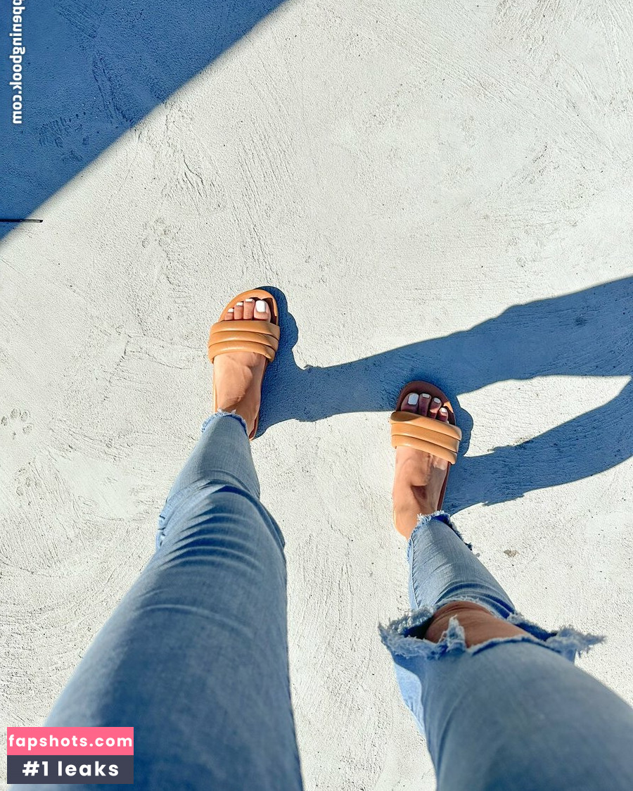 Nikki gallery photo #48