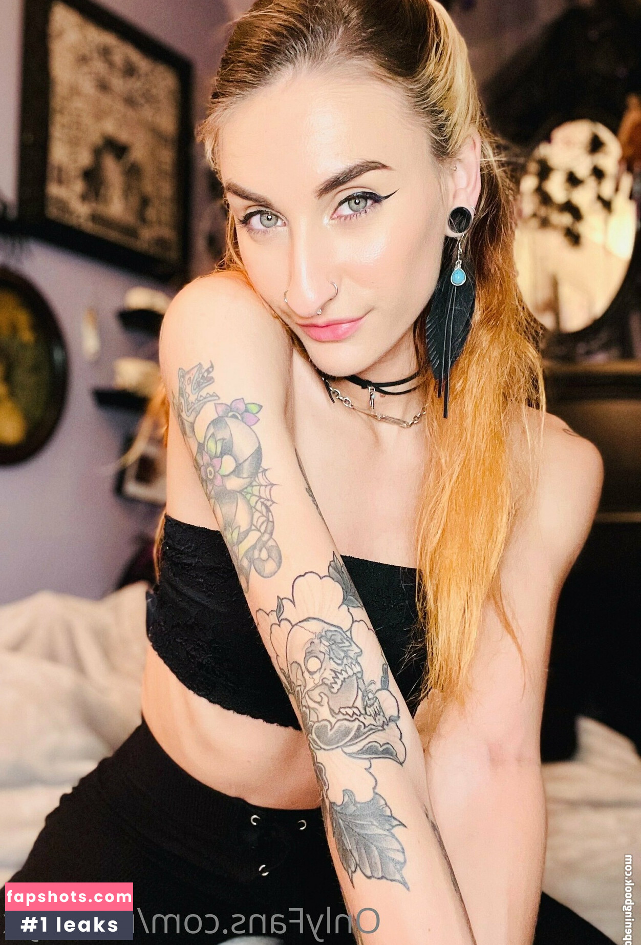 Nikki Nyx gallery photo #4