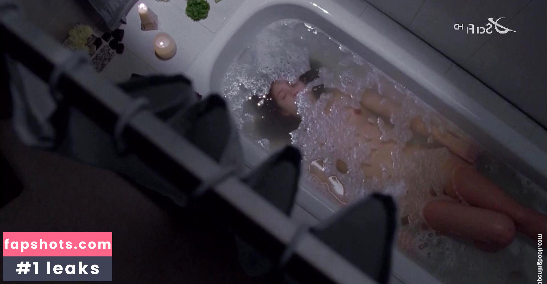 Nikki Sanderson gallery photo #12