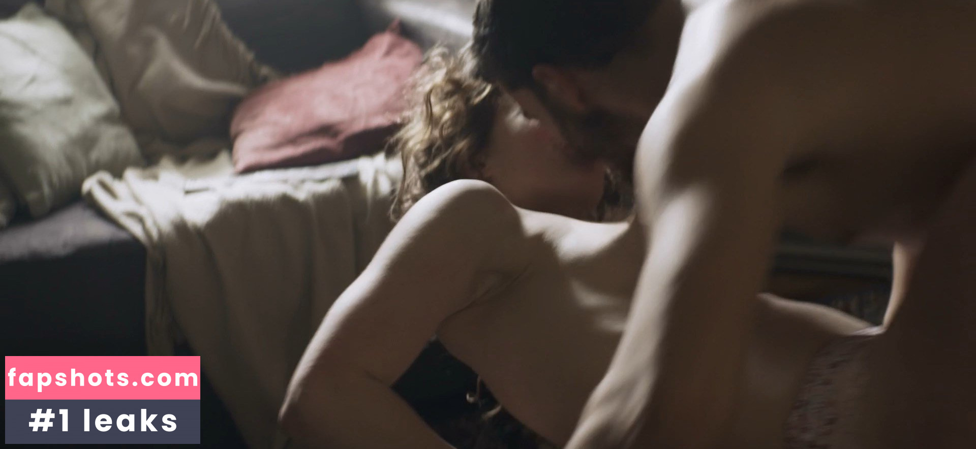 Nikki Shiels gallery photo #2