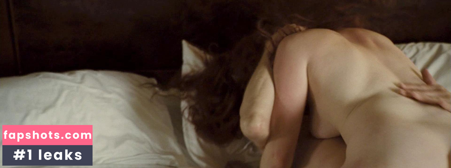 Nikki Shiels gallery photo #14