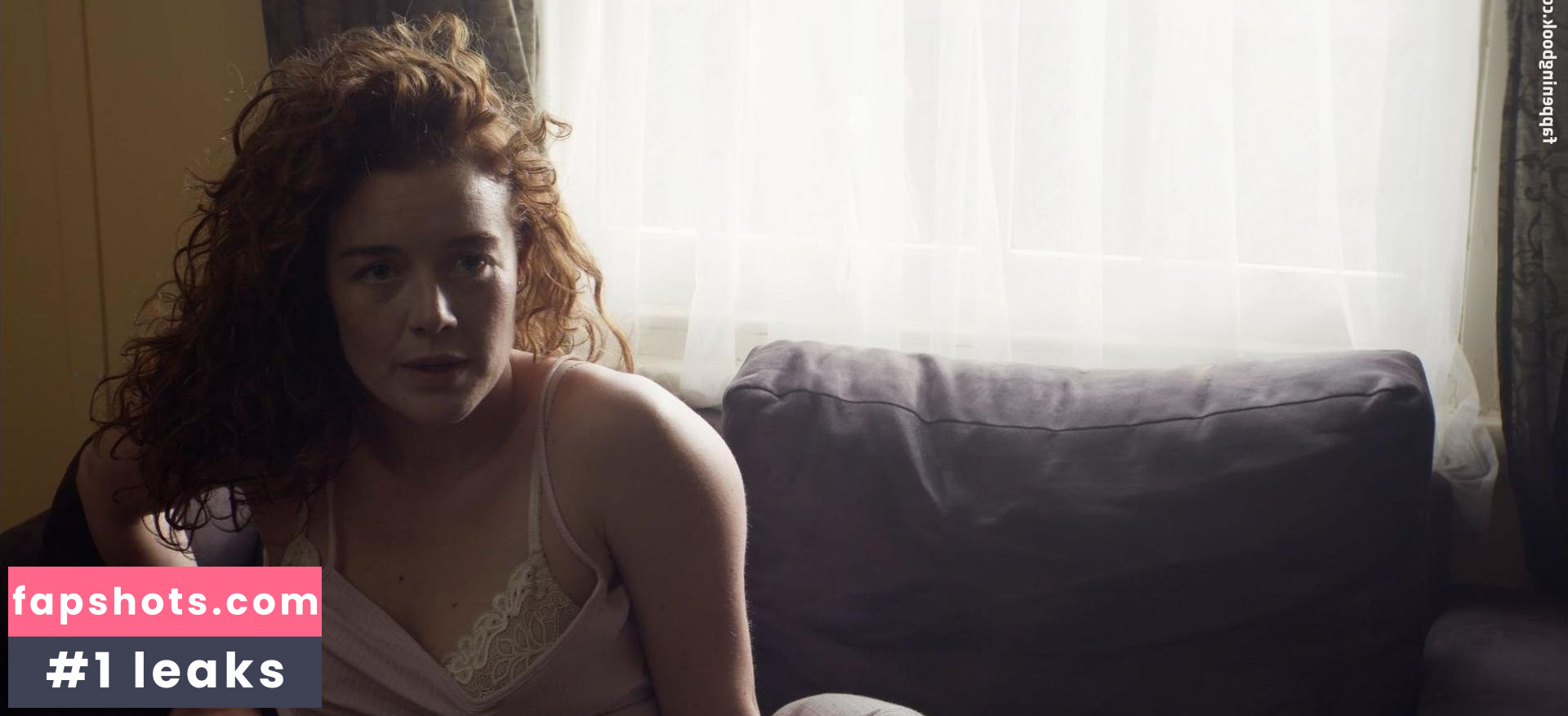 Nikki Shiels gallery photo #22