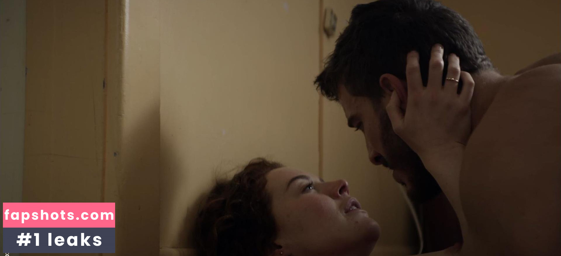 Nikki Shiels gallery photo #26