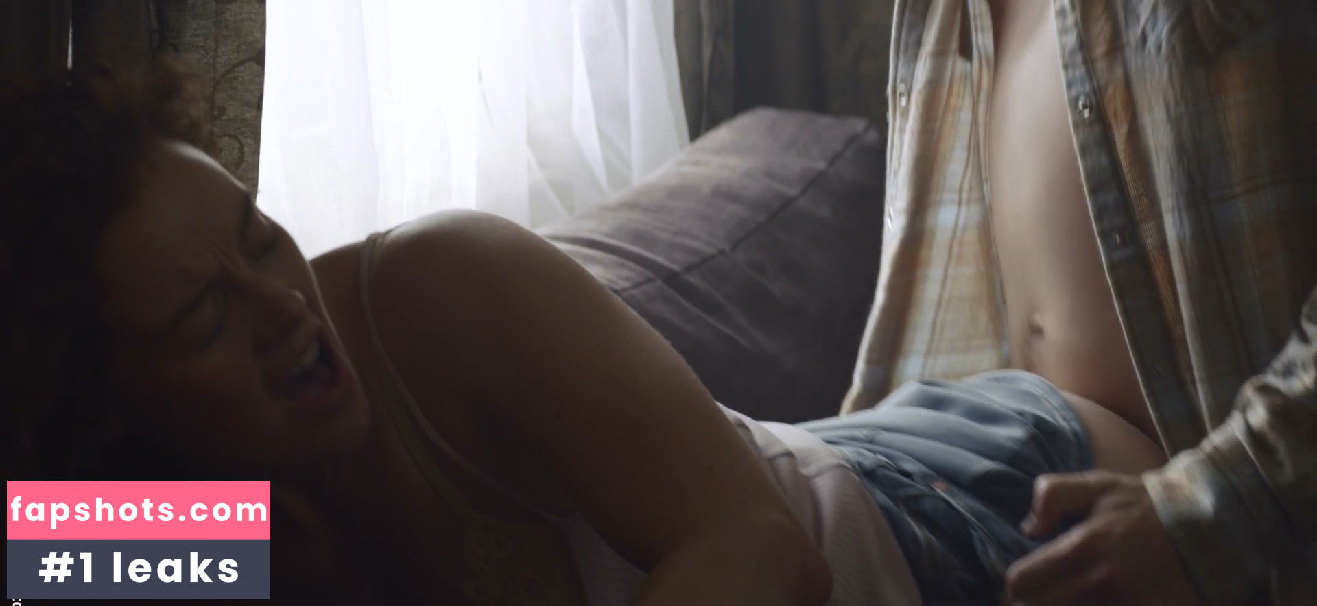 Nikki Shiels gallery photo #8