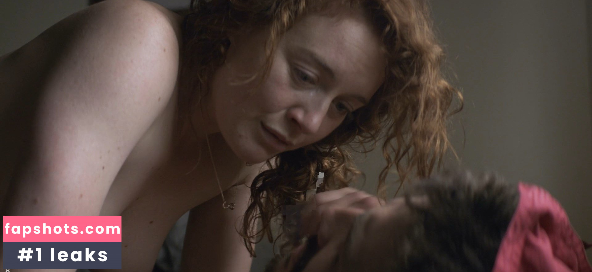 Nikki Shiels gallery photo #10