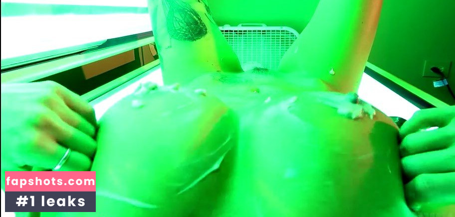 Nikki Sims gallery photo #334