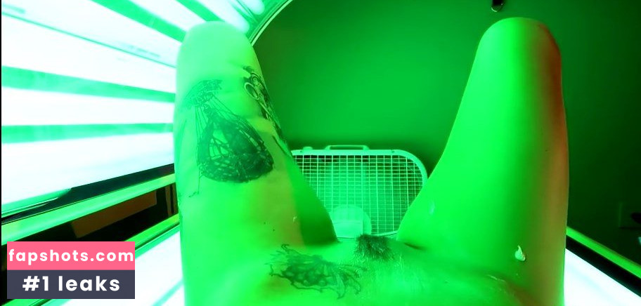 Nikki Sims gallery photo #338