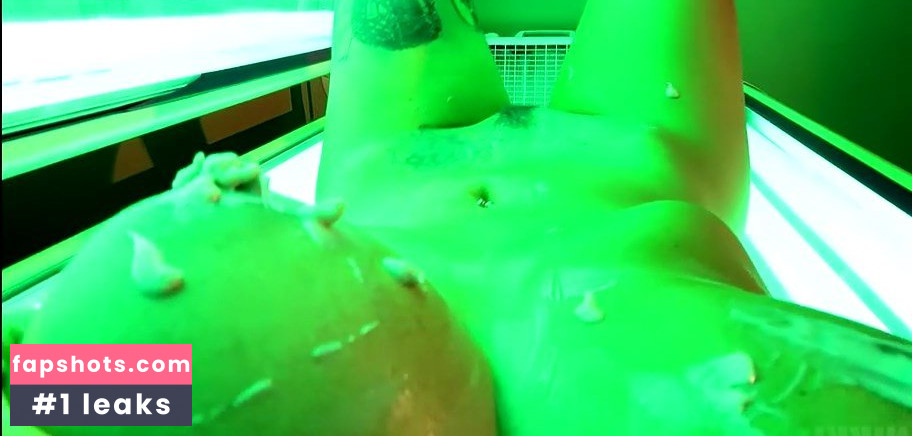 Nikki Sims gallery photo #340