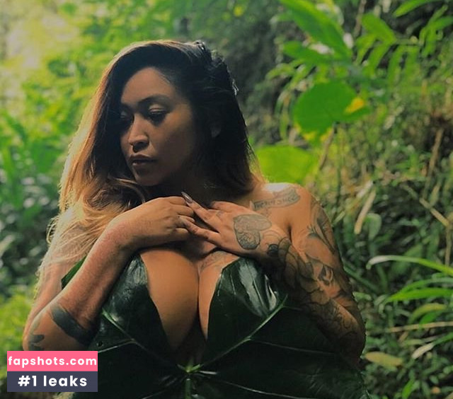 Nikki Sotelo gallery photo #21