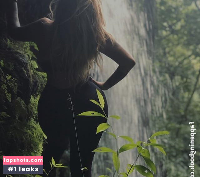 Nikki Sotelo gallery photo #25