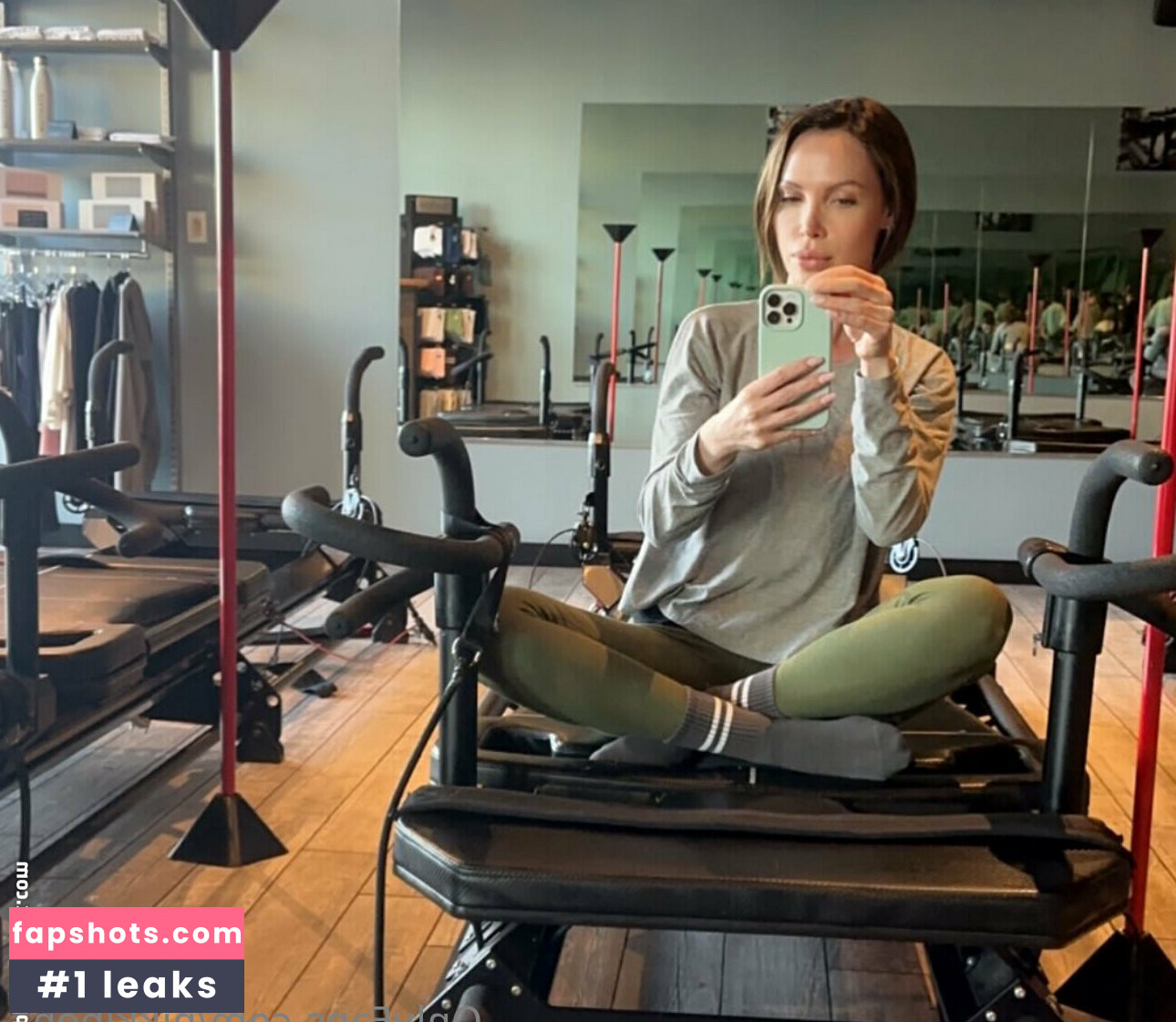 nikkibenz gallery photo #25