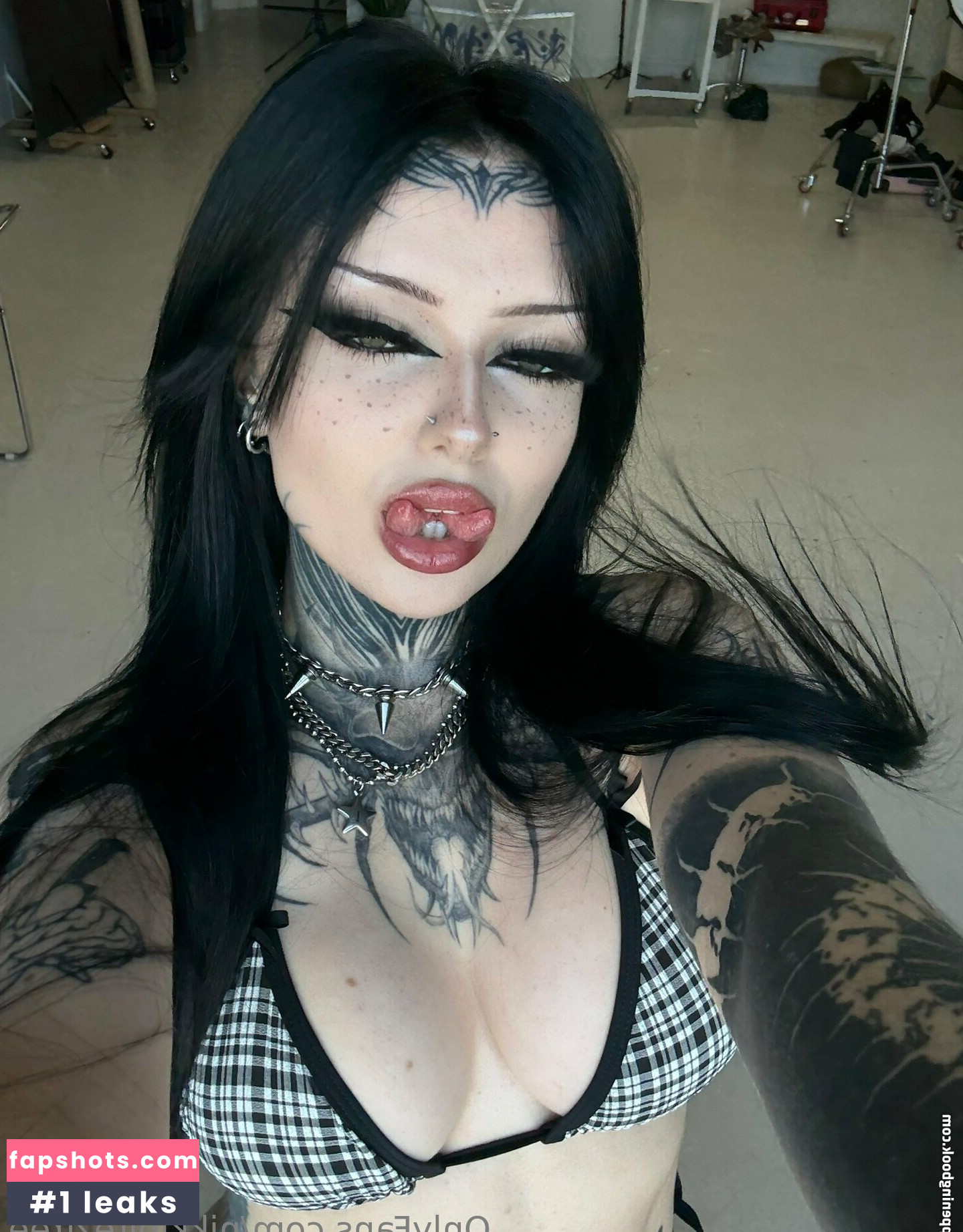 nikkibitezfree gallery photo #15