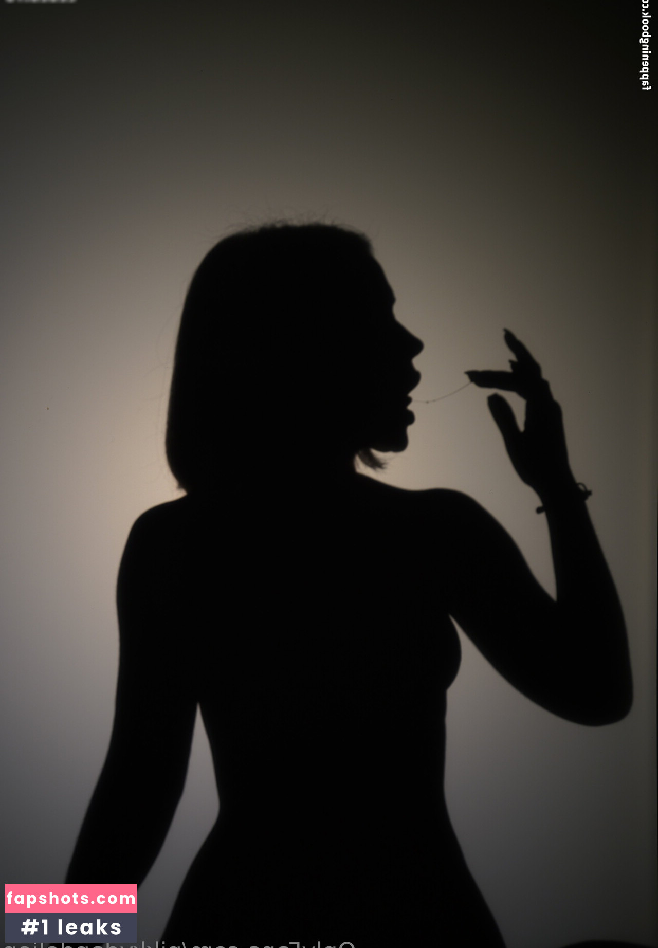 Nikky Dandelion gallery photo #21