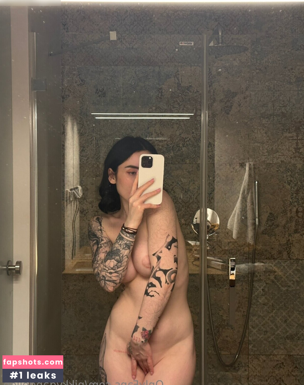 Nikky Dandelion gallery photo #9