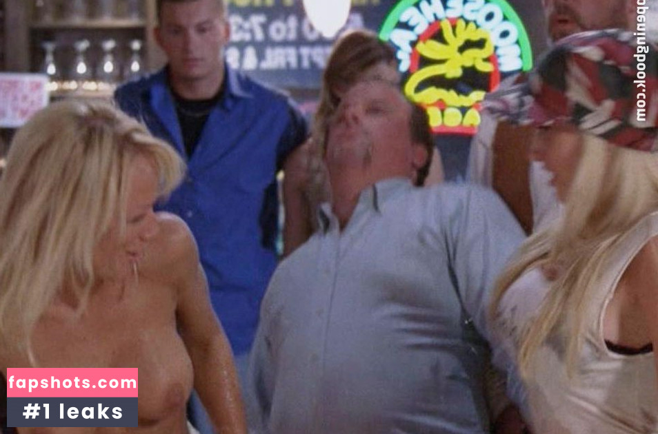 Nikol Nesbitt gallery photo #4