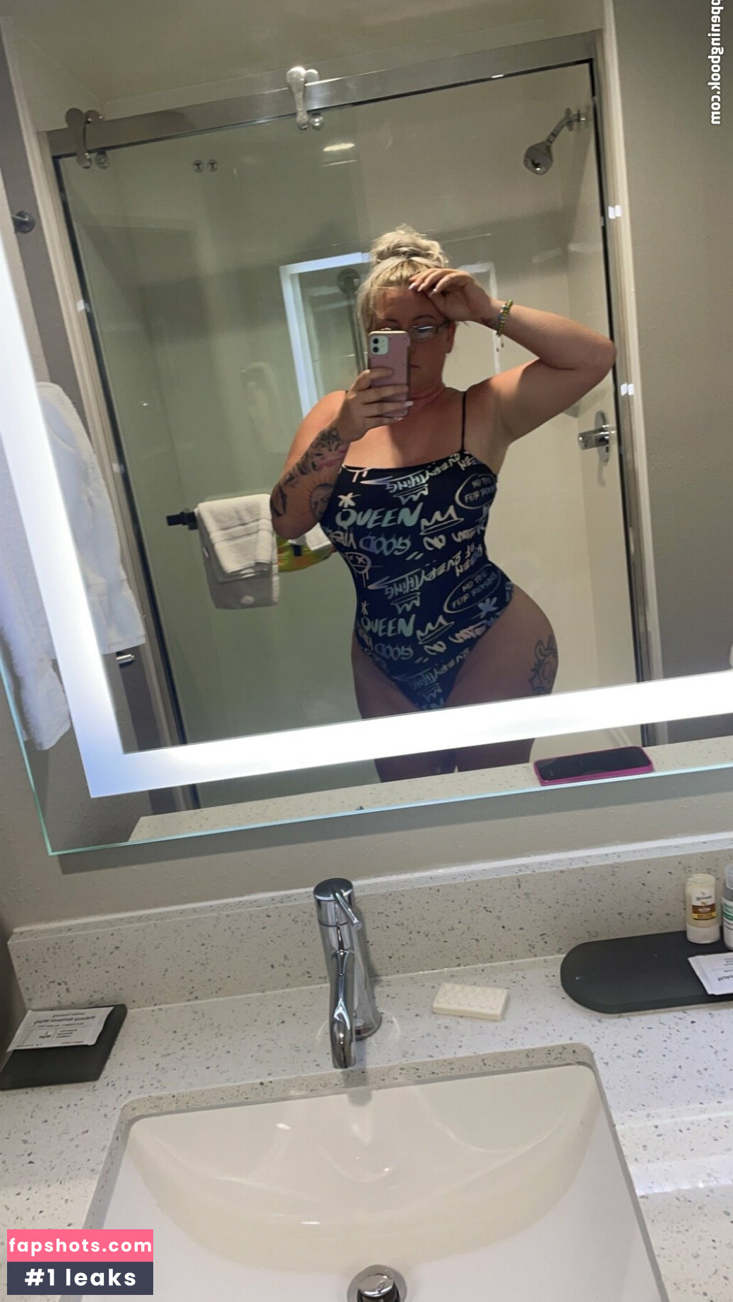 nikolekanexo gallery photo #29