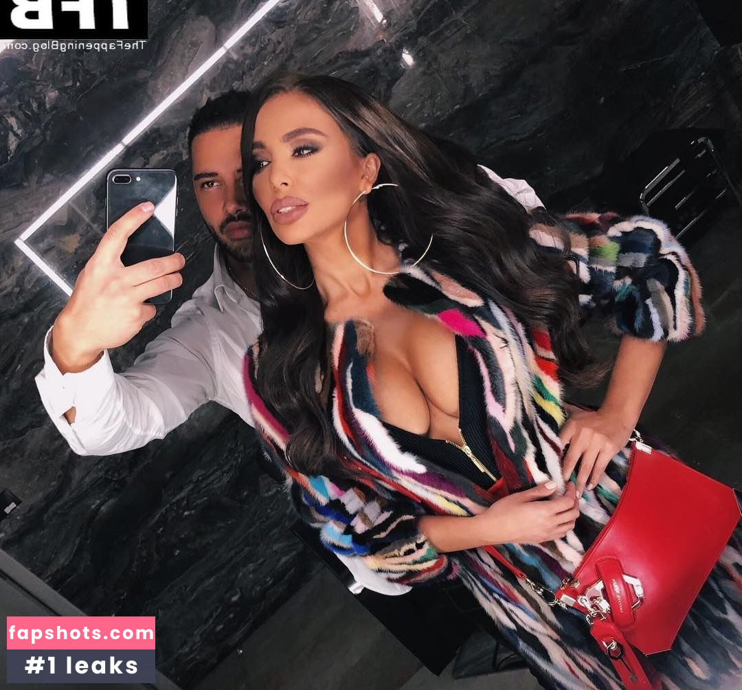 Nikoleta Lozanova gallery photo #26