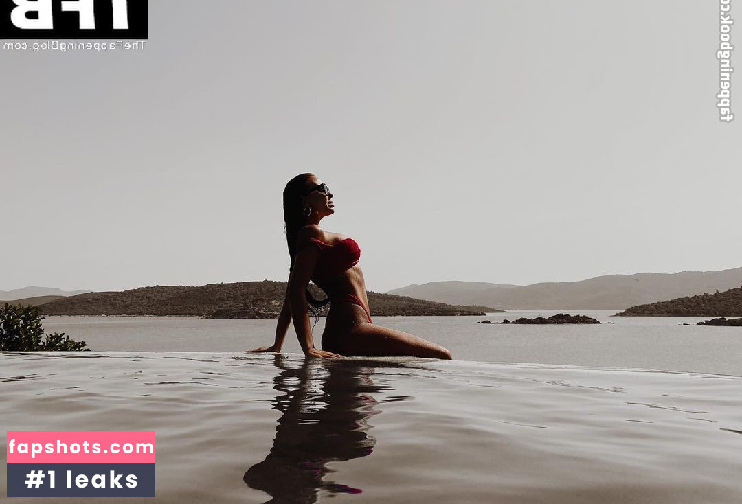 Nikoleta Lozanova gallery photo #9