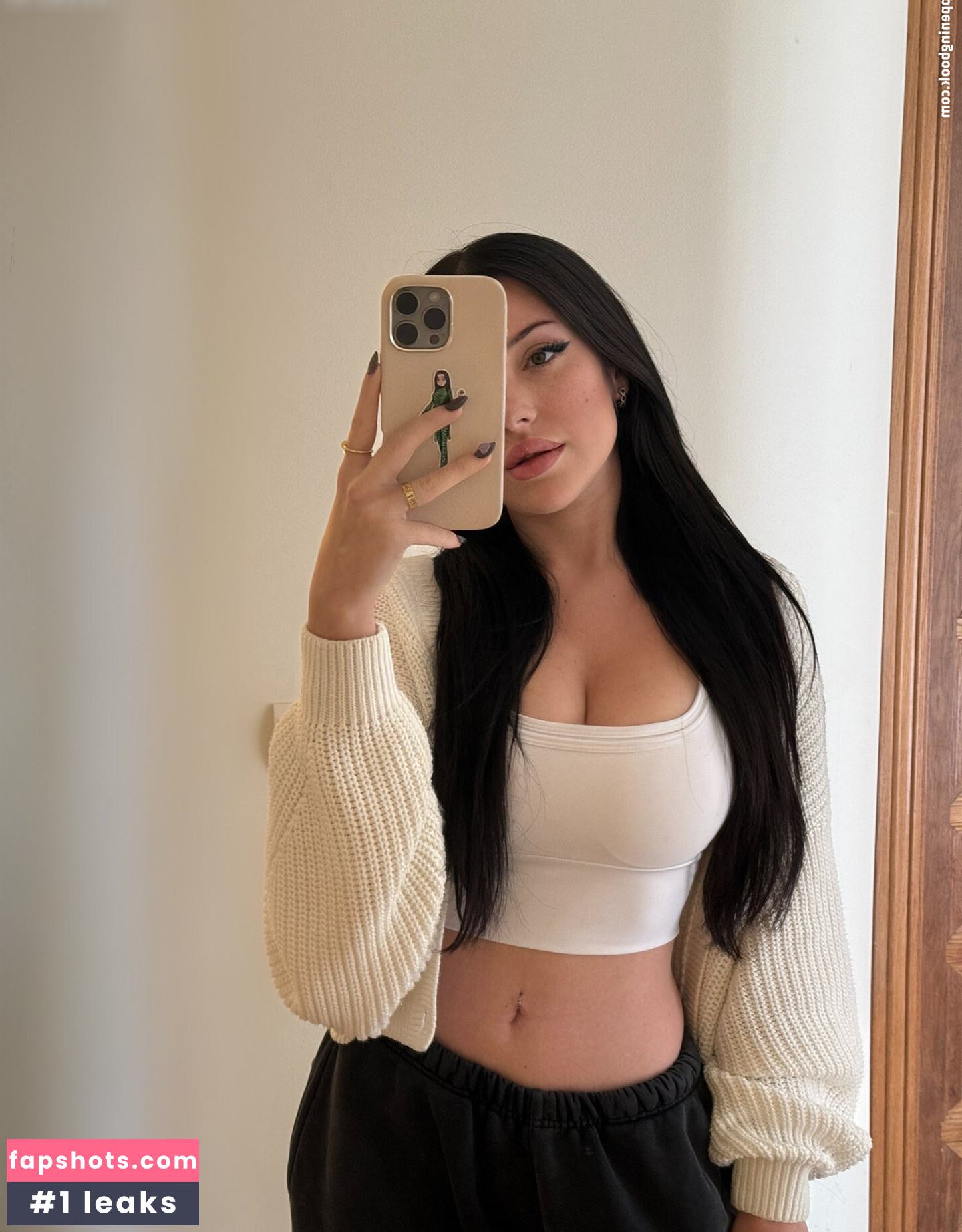 Nikoleta Milenova gallery photo #35