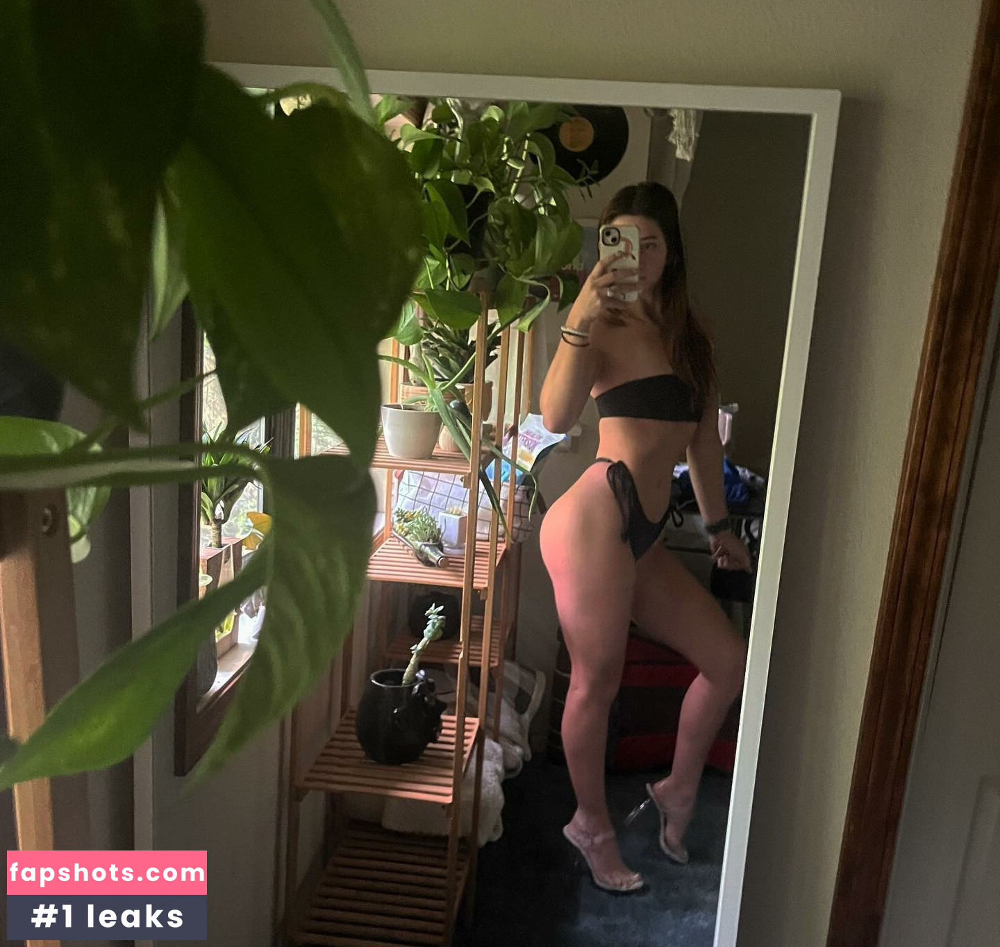 Niksmcfit nude babe gallery