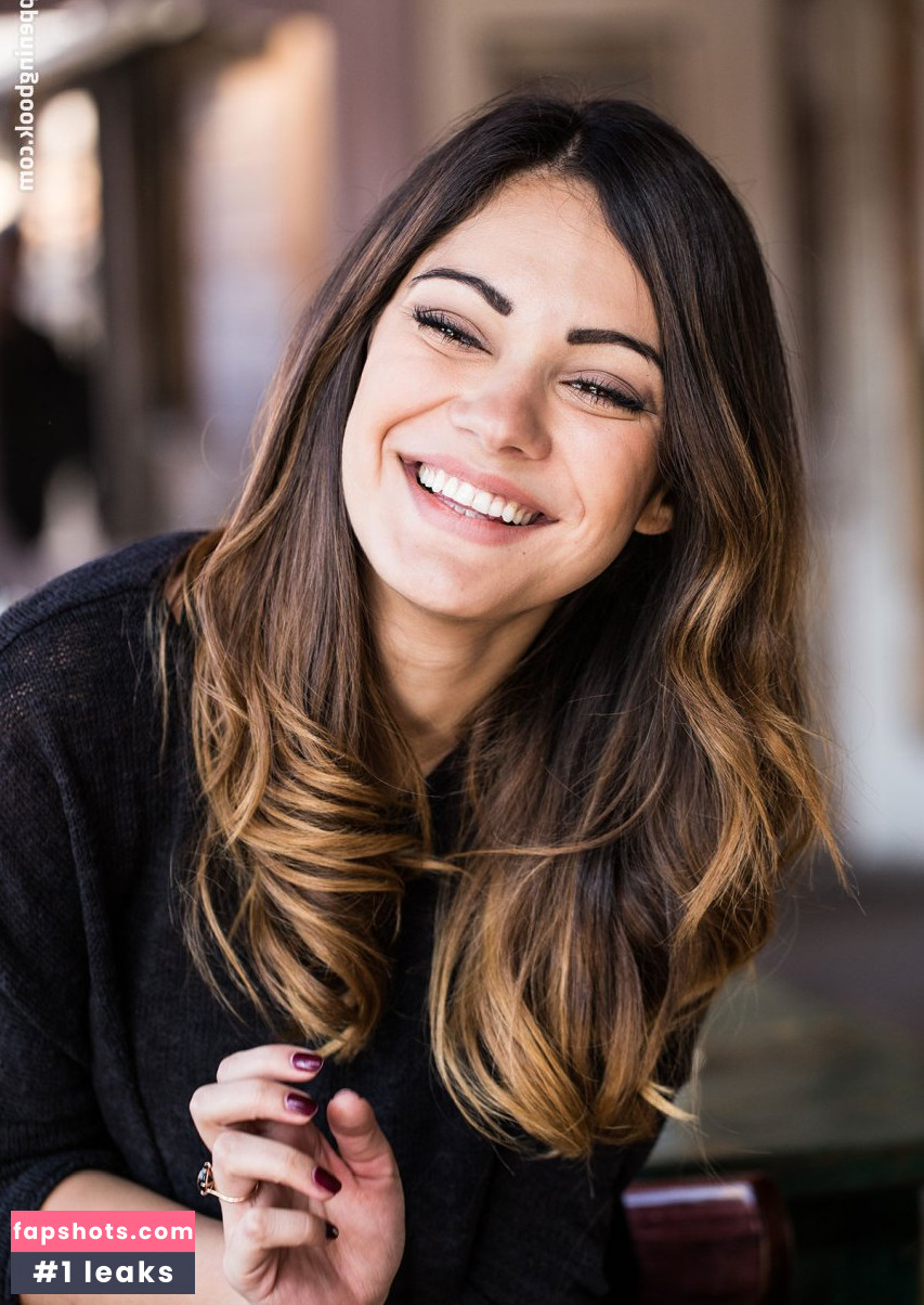 Nilam Farooq gallery photo #2