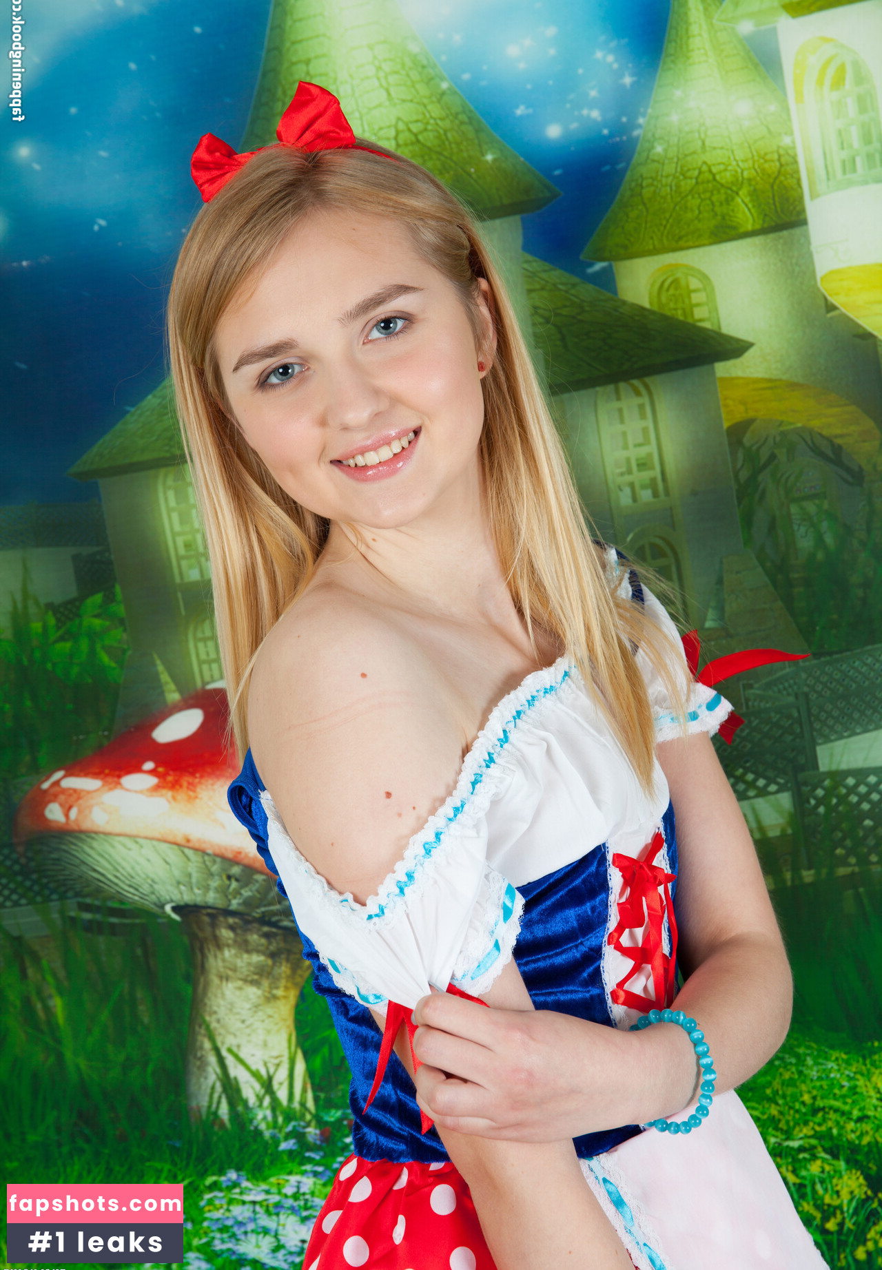 Nimfa gallery photo #15