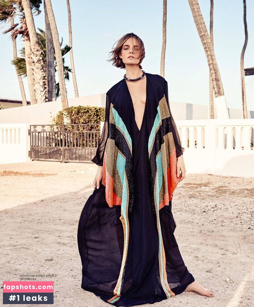 Nimue Smit gallery photo #11