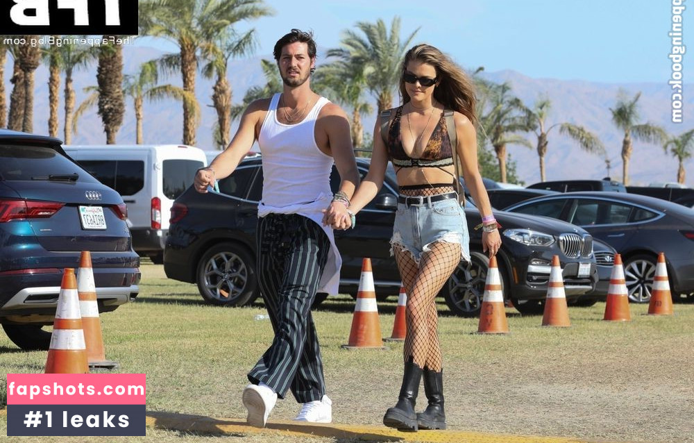 Nina Agdal gallery photo #1002