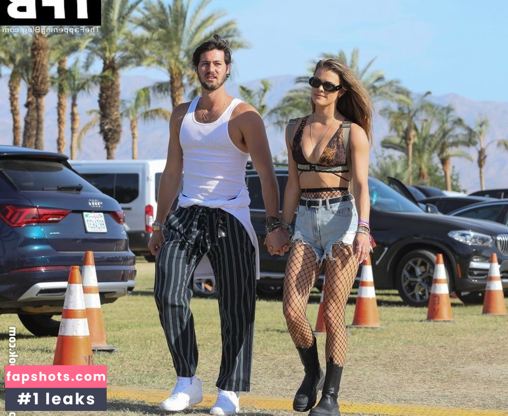 Nina Agdal gallery photo #1004