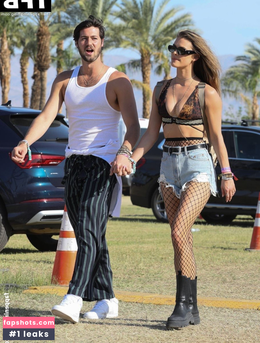 Nina Agdal gallery photo #1007