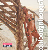 Nina Agdal gallery photo #1015