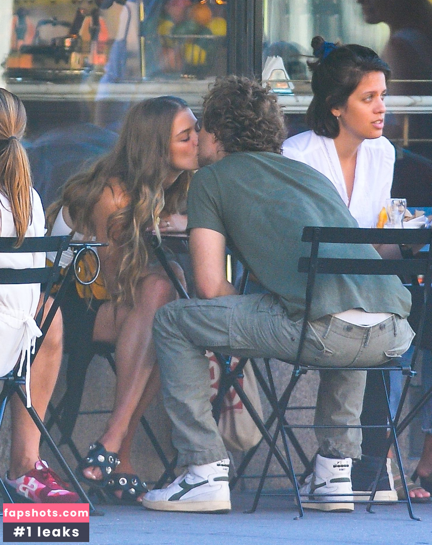 Nina Agdal gallery photo #1396