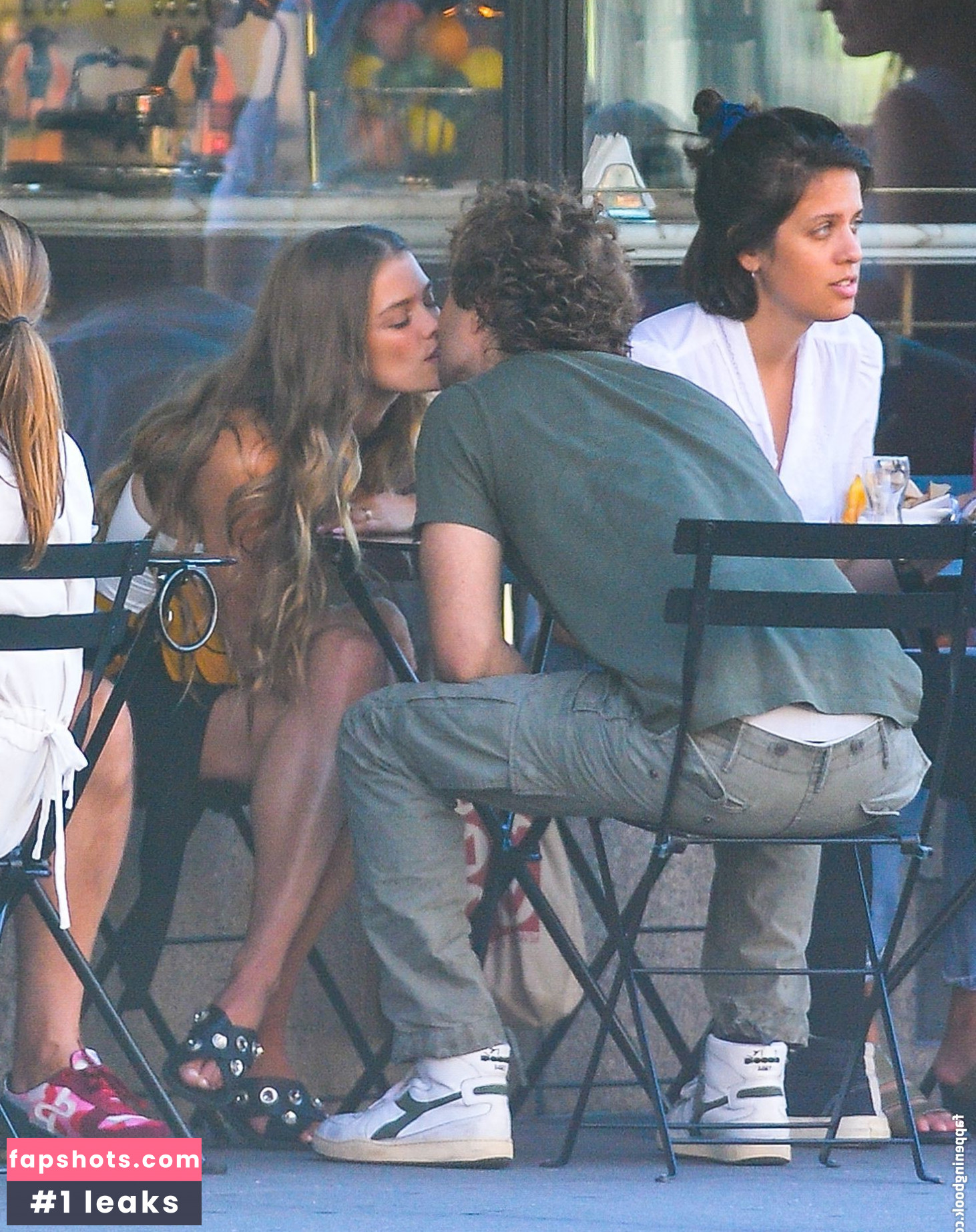 Nina Agdal gallery photo #1397