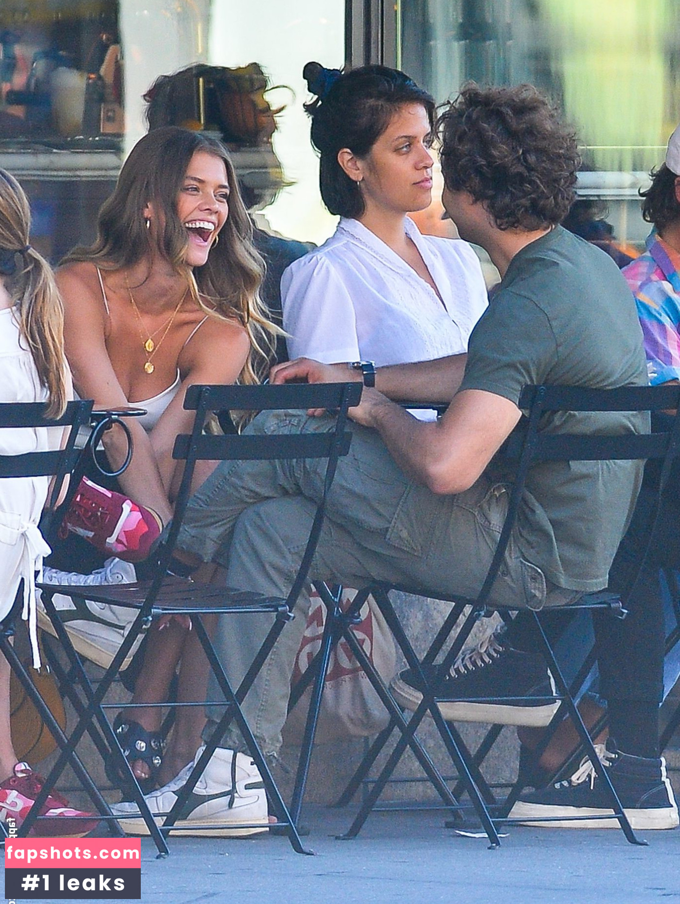 Nina Agdal gallery photo #1402