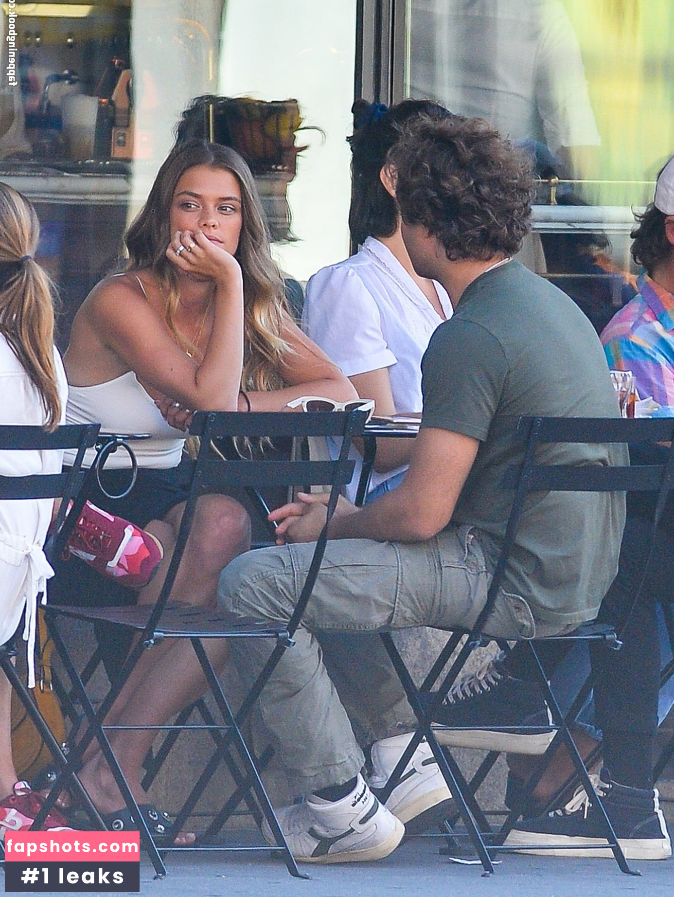 Nina Agdal gallery photo #1405