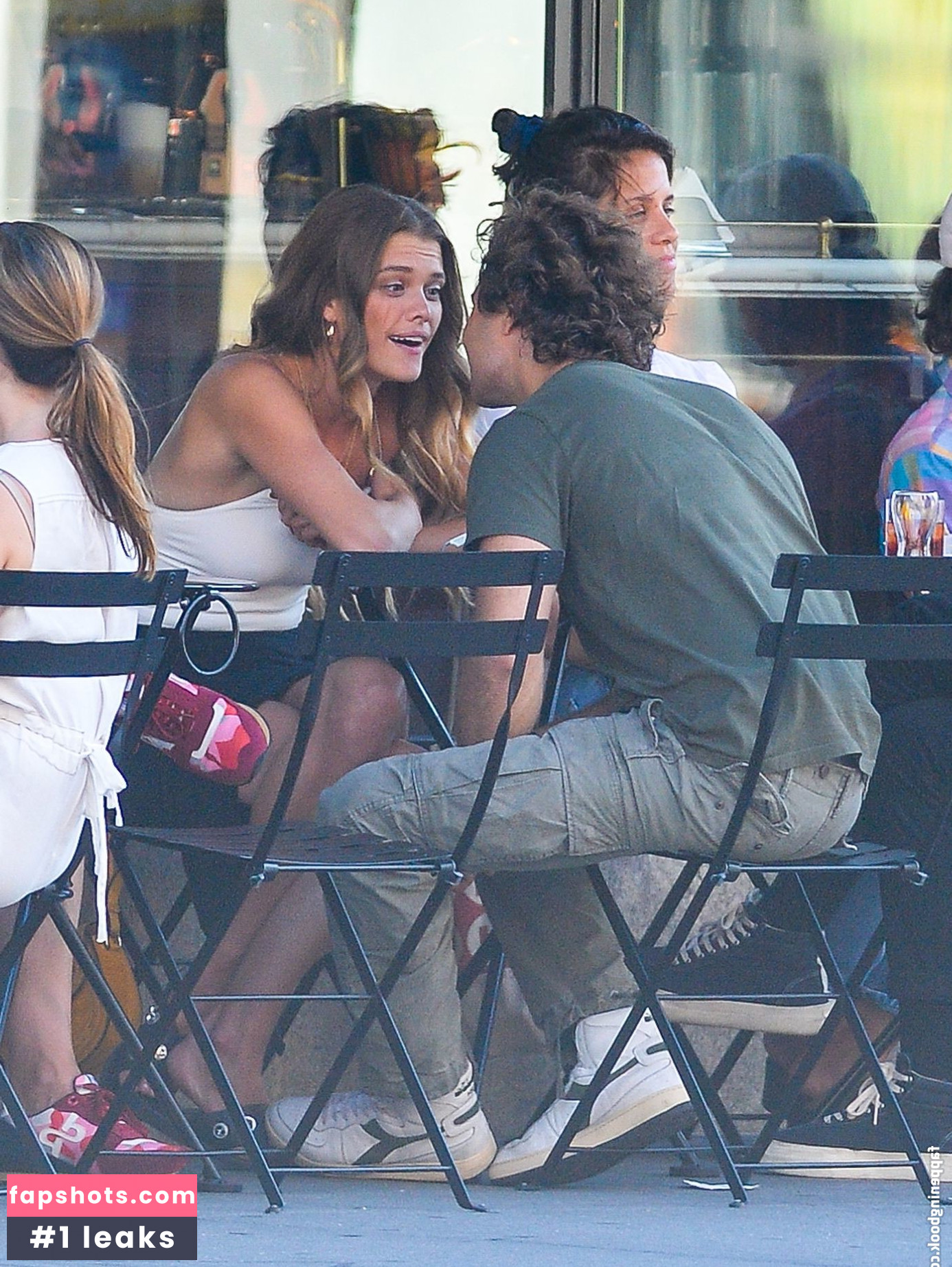 Nina Agdal gallery photo #1409