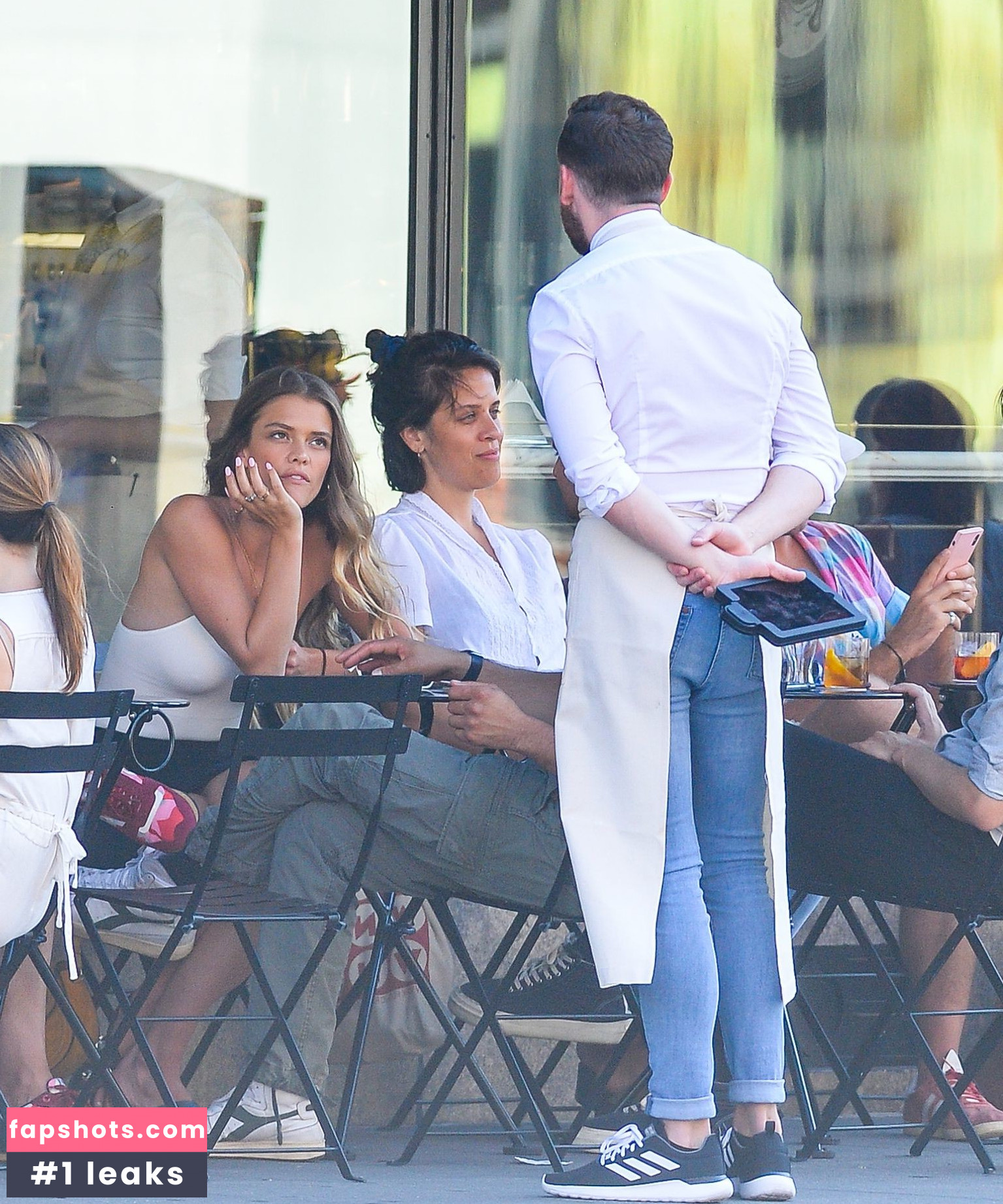 Nina Agdal gallery photo #1413