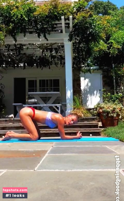 Nina Agdal gallery photo #1430