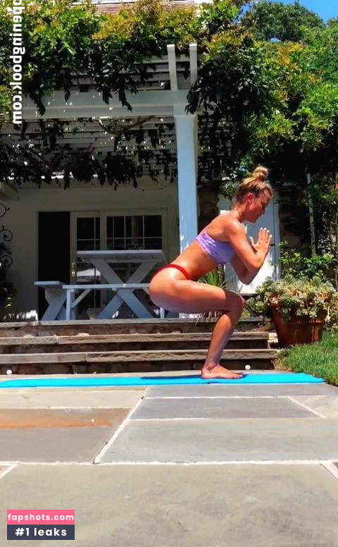 Nina Agdal gallery photo #1437