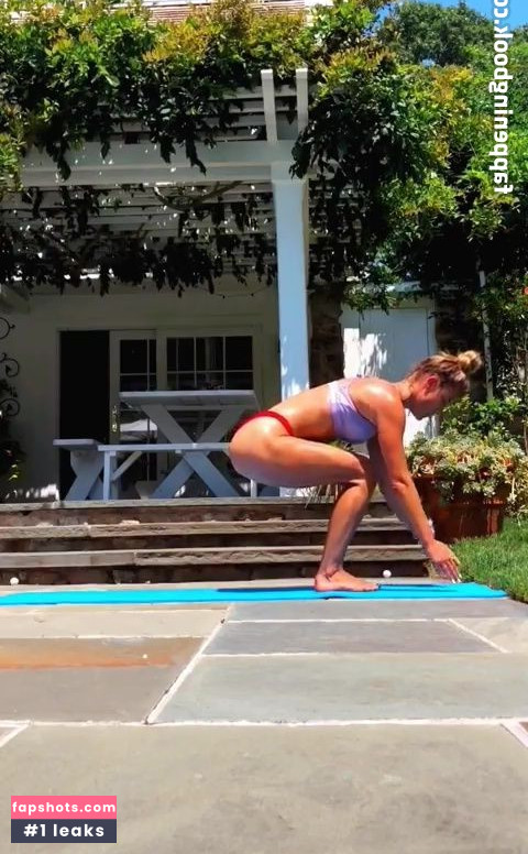 Nina Agdal gallery photo #1438